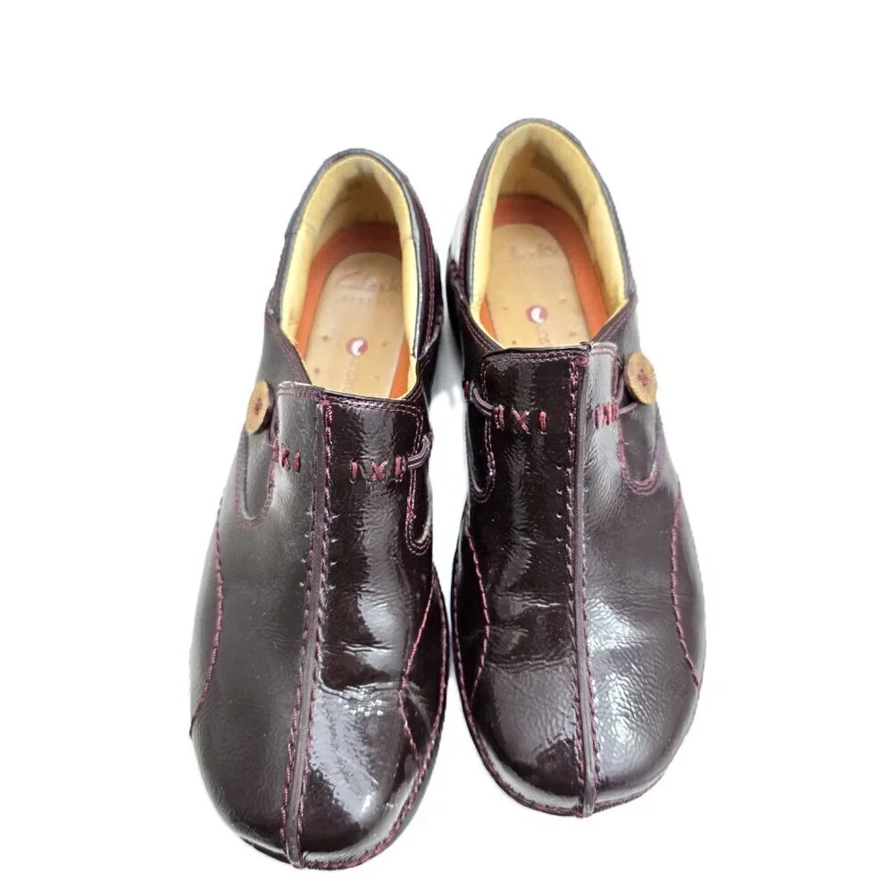 Clarks Artisan Un Loop Back Burgundy Red Patent Leather Comfort Slip on Shoes